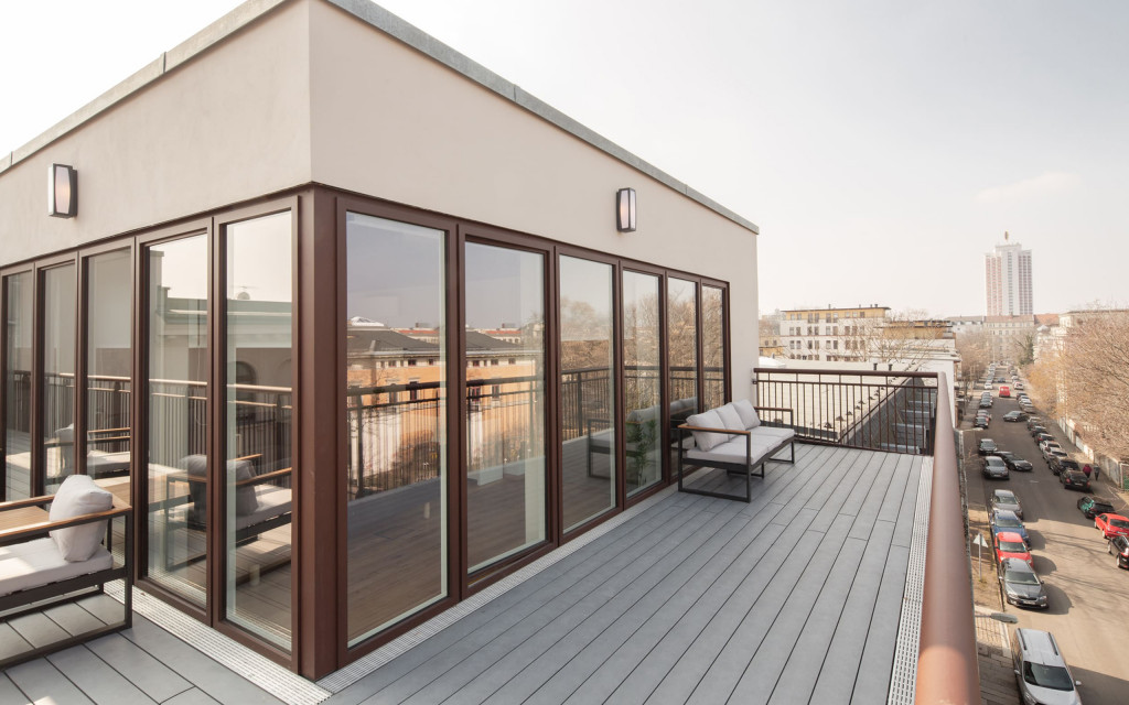 Roof terrace glass facade