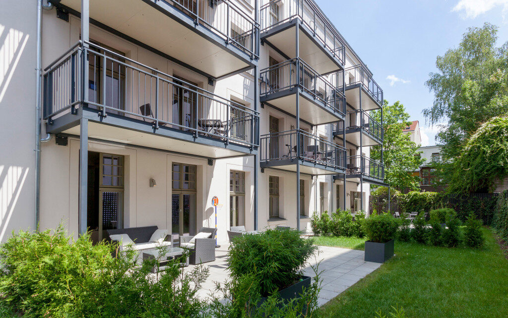 Balconies and terraces Courtyard façade